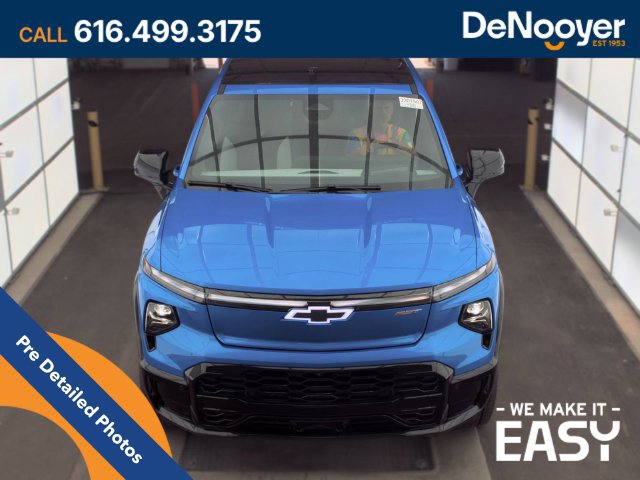 Used 2025 Chevrolet Silverado EV RST AWD/4WD image 3