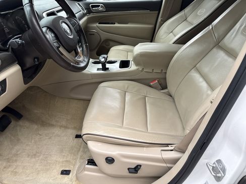 Used 2015 Jeep Grand Cherokee Overland w/ Trailer Tow Group IV image 9