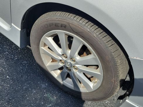 Used 2010 Toyota Corolla S image 8