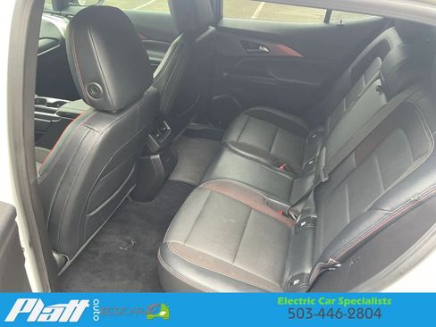 Used 2024 Chevrolet Equinox EV RS FWD image 38