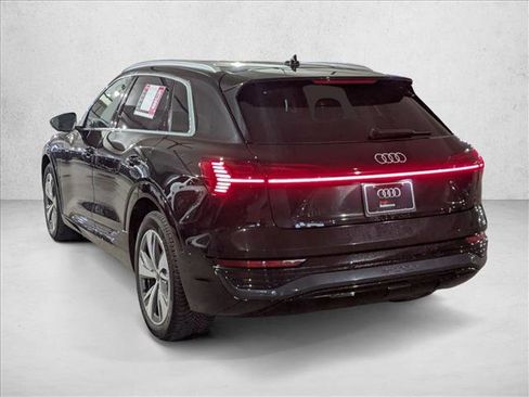 Used 2024 Audi Q8 e-tron Premium Plus w/ Premium Plus Package image 8