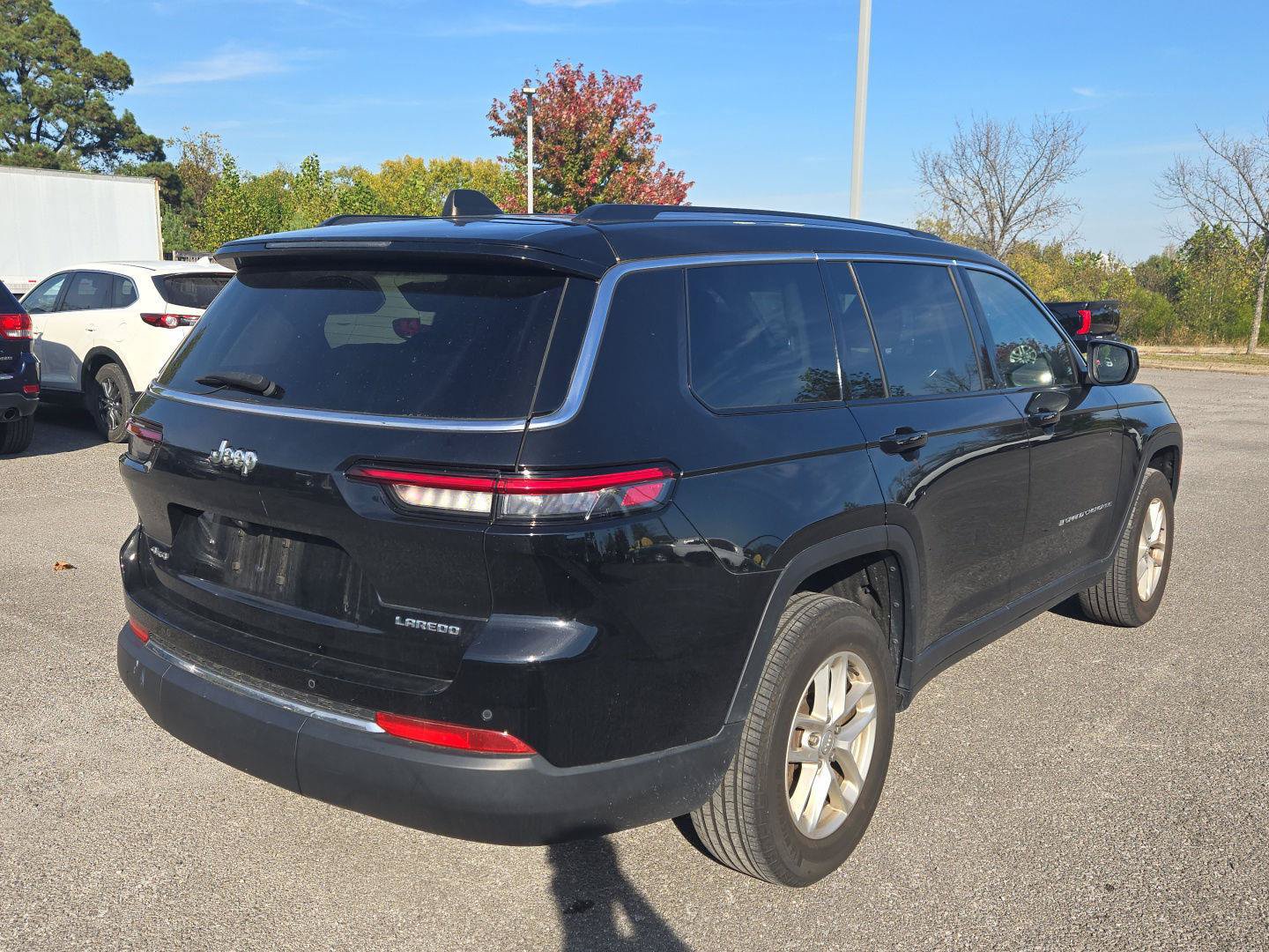 Used 2023 Jeep Grand Cherokee L Laredo w/ Luxury Tech Group I AWD/4WD image 7