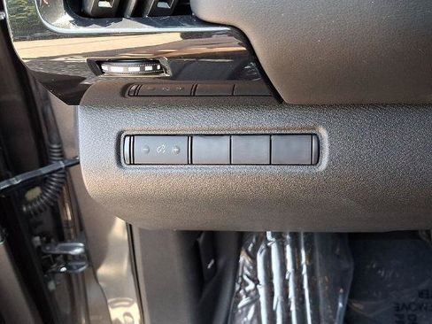 Certified 2025 Nissan Pathfinder S AWD/4WD image 24
