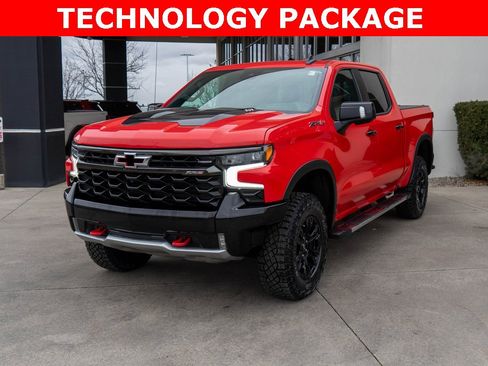 Used 2022 Chevrolet Silverado 1500 ZR2 w/ Technology Package image 3