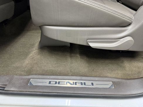 Used 2019 GMC Yukon XL Denali w/ Denali Ultimate Package image 31