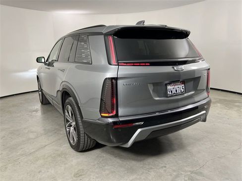 Used 2026 Cadillac Vistiq Sport image 33