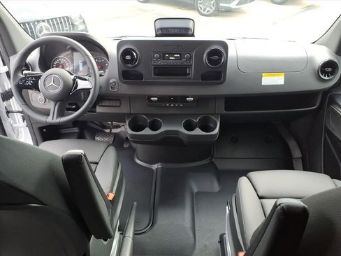New 2026 Mercedes-Benz Sprinter 2500 image 27