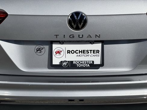 Used 2022 Volkswagen Tiguan S image 37