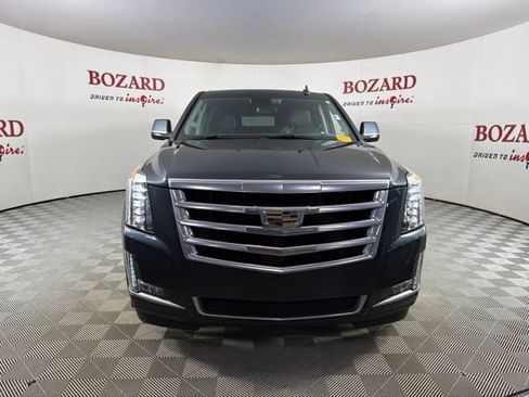 Used 2020 Cadillac Escalade ESV Luxury AWD/4WD image 2