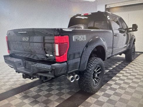 Used 2022 Ford F250 Lariat w/ Black Appearance Package image 3