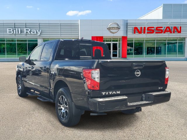 Used 2024 Nissan Titan SV w/ SV Convenience Package RWD image 3