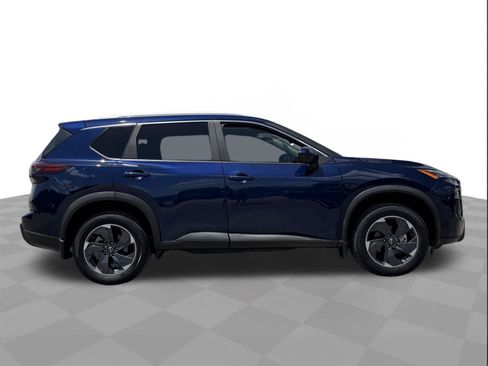 Used 2024 Nissan Rogue SV w/ SV Premium Package FWD image 6