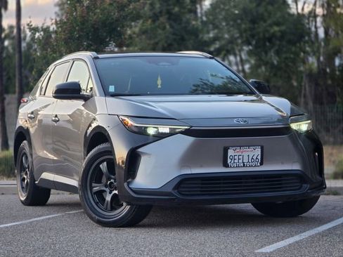 Used 2023 Toyota bZ4X XLE w/ Weather Package AWD/4WD image 1