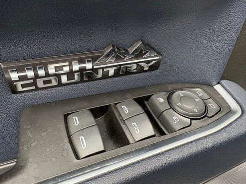 Used 2022 Chevrolet Silverado 1500 High Country w/ Technology Package image 24