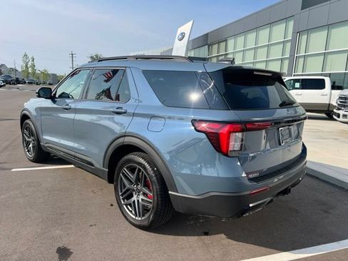 Used 2026 Ford Explorer ST-Line w/ ST-Line Street Pack AWD/4WD image 7