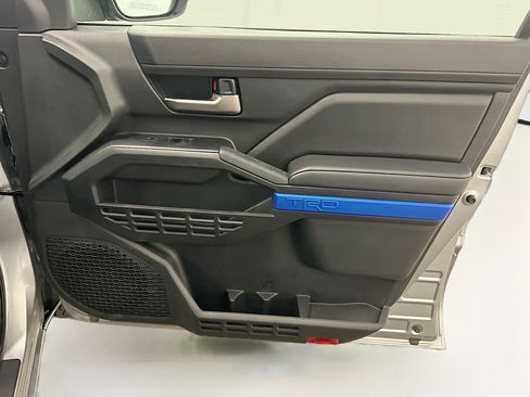 Used 2025 Toyota Tacoma TRD Off-Road image 33