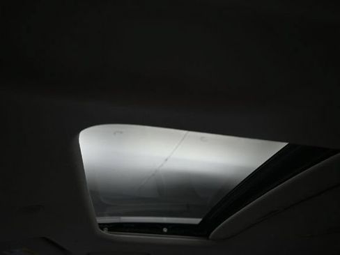 Used 2023 Hyundai Venue SEL FWD image 19
