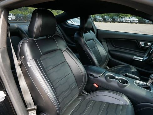 Used 2019 Ford Mustang GT Premium w/ GT Performance Package RWD image 12