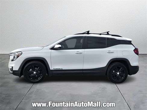 Used 2022 GMC Terrain SLE w/ Driver Convenience Package image 2