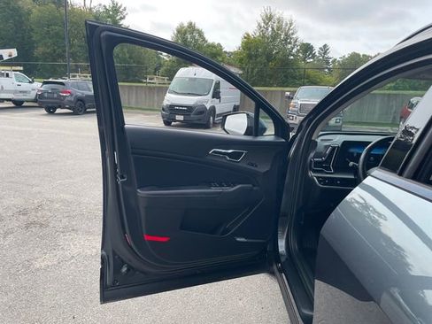 Used 2023 Kia Sportage SX image 24