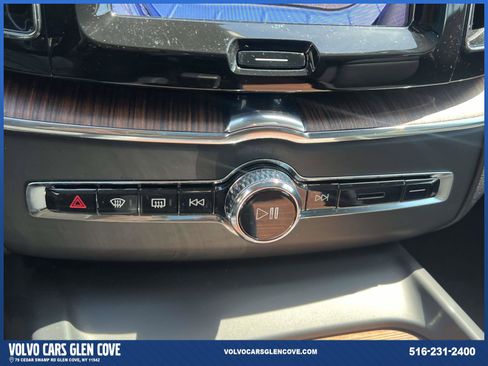 Certified 2024 Volvo XC60 B5 Plus w/ Protection Package Premier AWD/4WD image 29