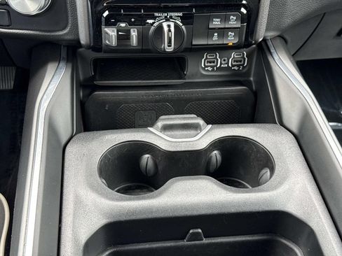 Used 2023 RAM 1500 Laramie AWD/4WD image 7