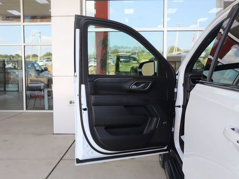 Used 2023 Chevrolet Tahoe RST w/ Luxury Package AWD/4WD image 14