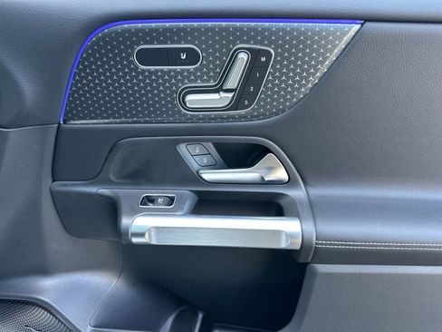 New 2026 Mercedes-Benz GLB 250 image 18