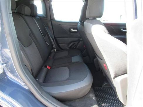 Certified 2023 Jeep Renegade Trailhawk AWD/4WD image 31