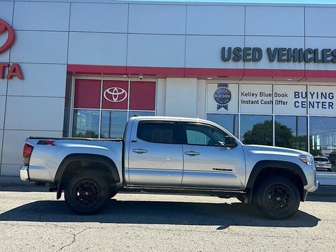 Certified 2023 Toyota Tacoma SR5 AWD/4WD image 7