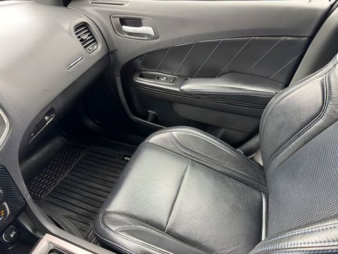 Used 2019 Dodge Charger R/T w/ Blacktop Package RWD image 34