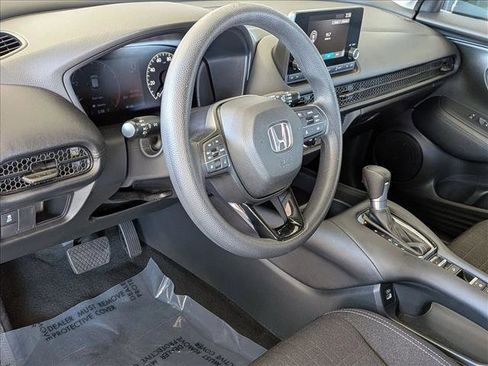 Used 2023 Honda HR-V LX image 9