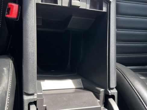 Used 2024 Ford Edge SEL image 21