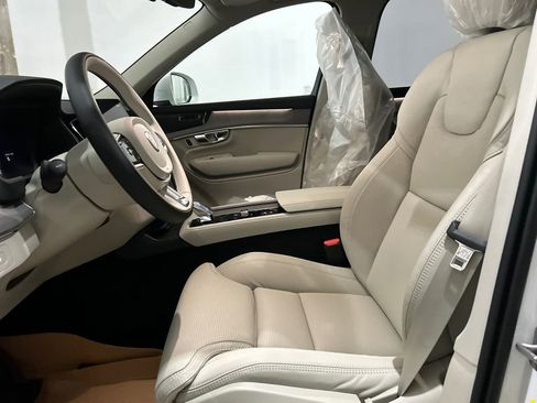 New 2026 Volvo XC90 T8 Ultra w/ Protection Package Premier AWD/4WD image 13