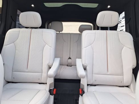 New 2026 Cadillac Vistiq Sport w/ LPO, Floor Liner Package AWD/4WD image 16