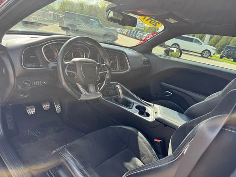 Used 2017 Dodge Challenger SRT w/ Technology Group RWD image 6