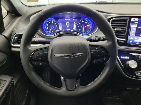 Used 2024 Chrysler Pacifica Touring FWD image 22