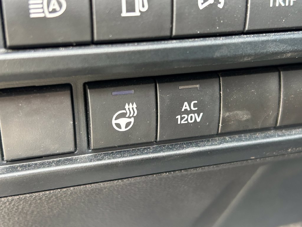Used 2024 Toyota Tundra Limited AWD/4WD image 28
