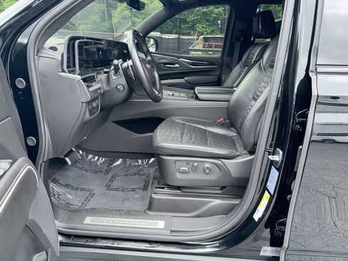 Used 2023 Cadillac Escalade V AWD/4WD image 13