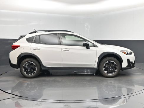 Used 2021 Subaru Crosstrek 2.0i AWD/4WD image 2