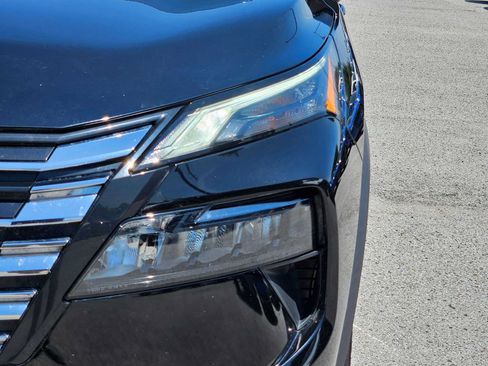 Used 2024 Nissan Rogue SV FWD image 11