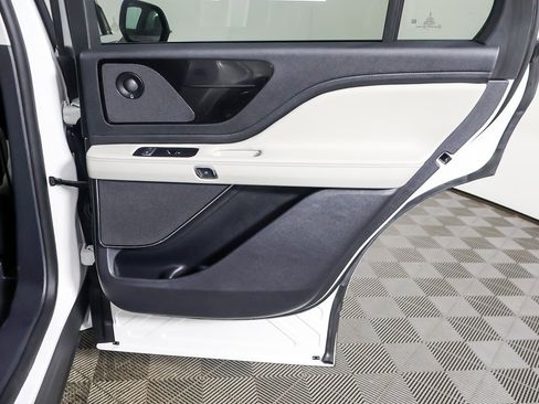 Used 2025 Lincoln Aviator Reserve w/ Illumination Package image 30