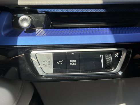 New 2025 Cadillac Optiq Luxury 1 image 28