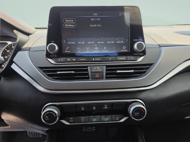 Used 2024 Nissan Altima 2.5 SR FWD image 31