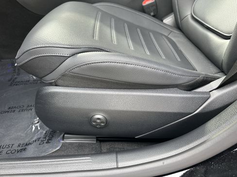 Certified 2025 Mercedes-Benz C 300 4MATIC Sedan image 13