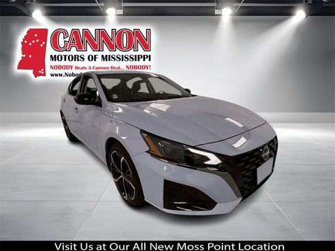 New 2025 Nissan Altima 2.5 SR w/ SR Premium Package image 3