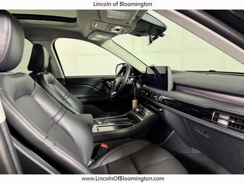 New 2026 Lincoln Aviator AWD w/ Jet Appearance Package image 12