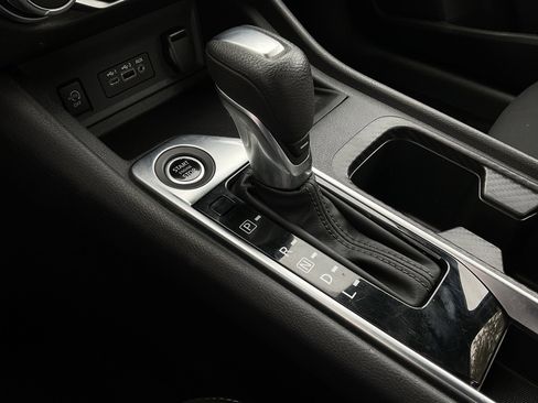 Used 2025 Nissan Sentra SV image 33