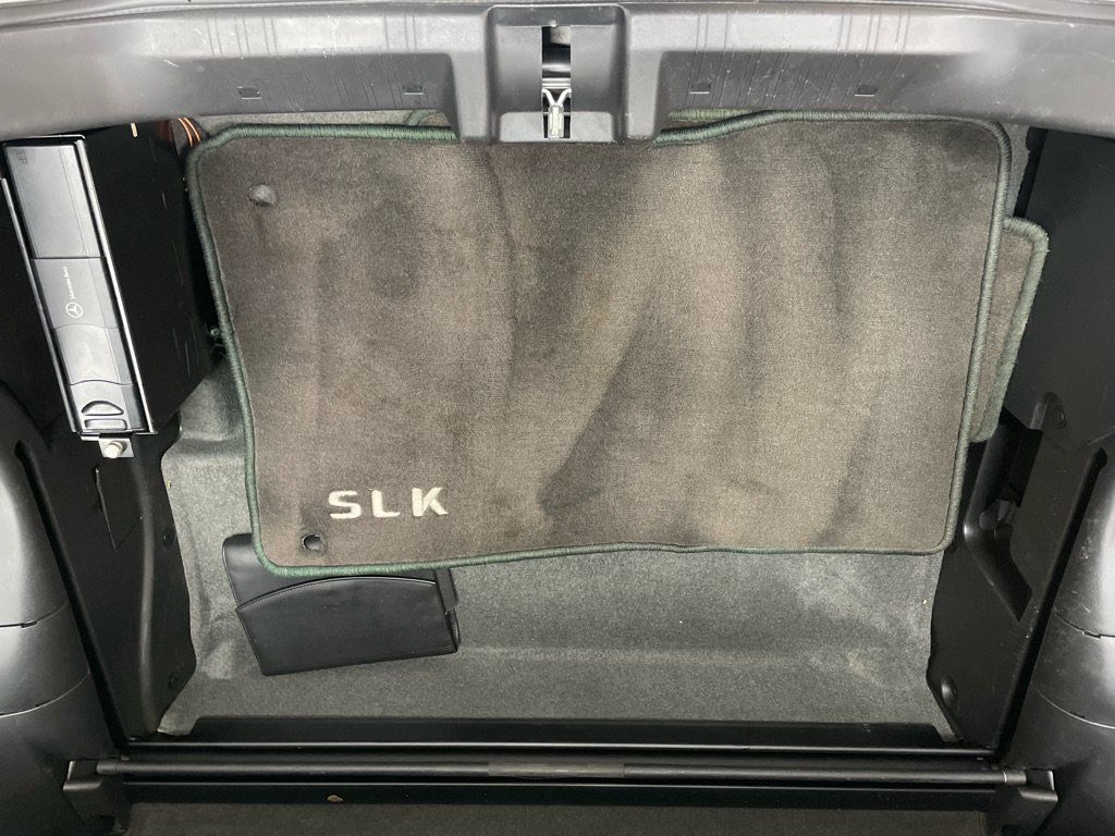 Used 2004 Mercedes-Benz SLK 320 image 38