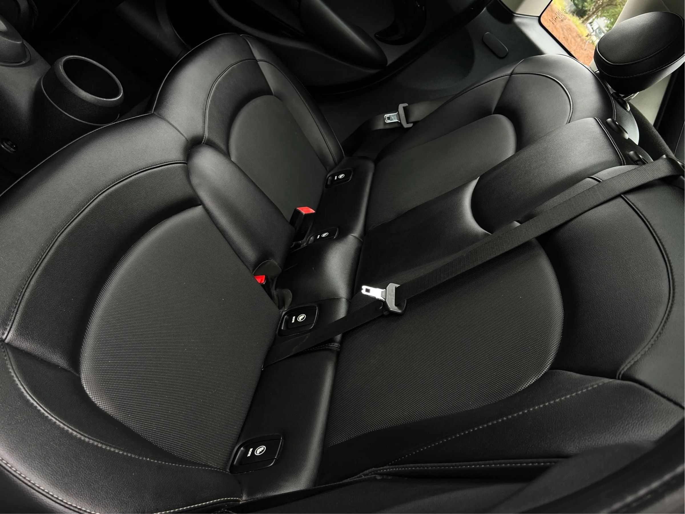 Used 2015 MINI Cooper 4-Door Hardtop FWD image 16
